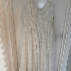 Chic White Lace Midi Dress